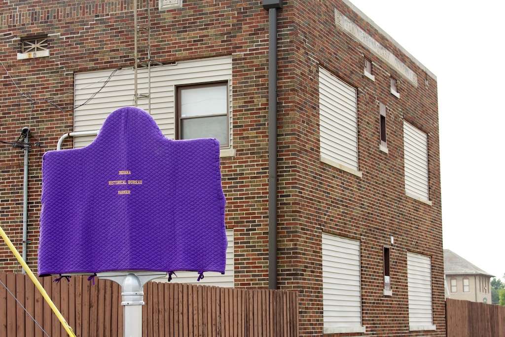 Plaque waiting to be revealed. 1927 Hemingray office building in the background.